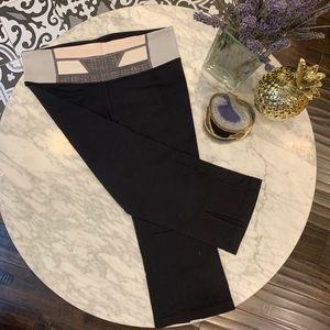 Lululemon cropped yoga pants